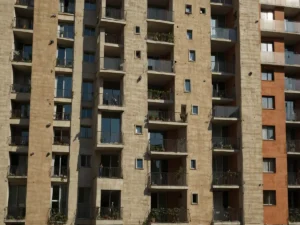 Le conseguenze dell'assenza alle riunioni condominiali: rischi e implicazioni